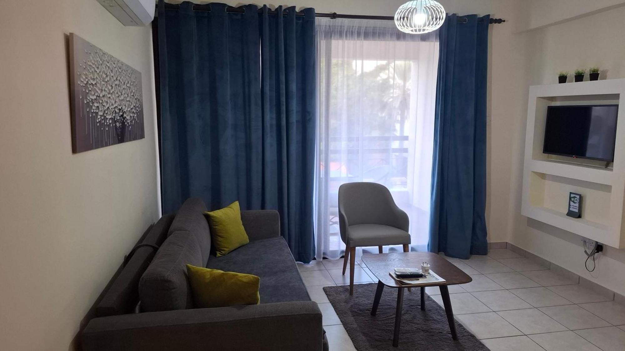 By The Way Apartment 1 Ларнака Екстериор снимка